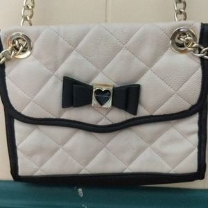 ⭐️3 FOR $20⭐️Women's purse, Betsey Johnson